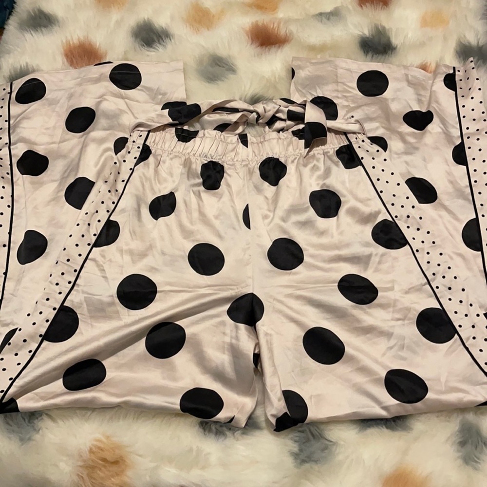 Victoria’s Secret women’s pajama pants